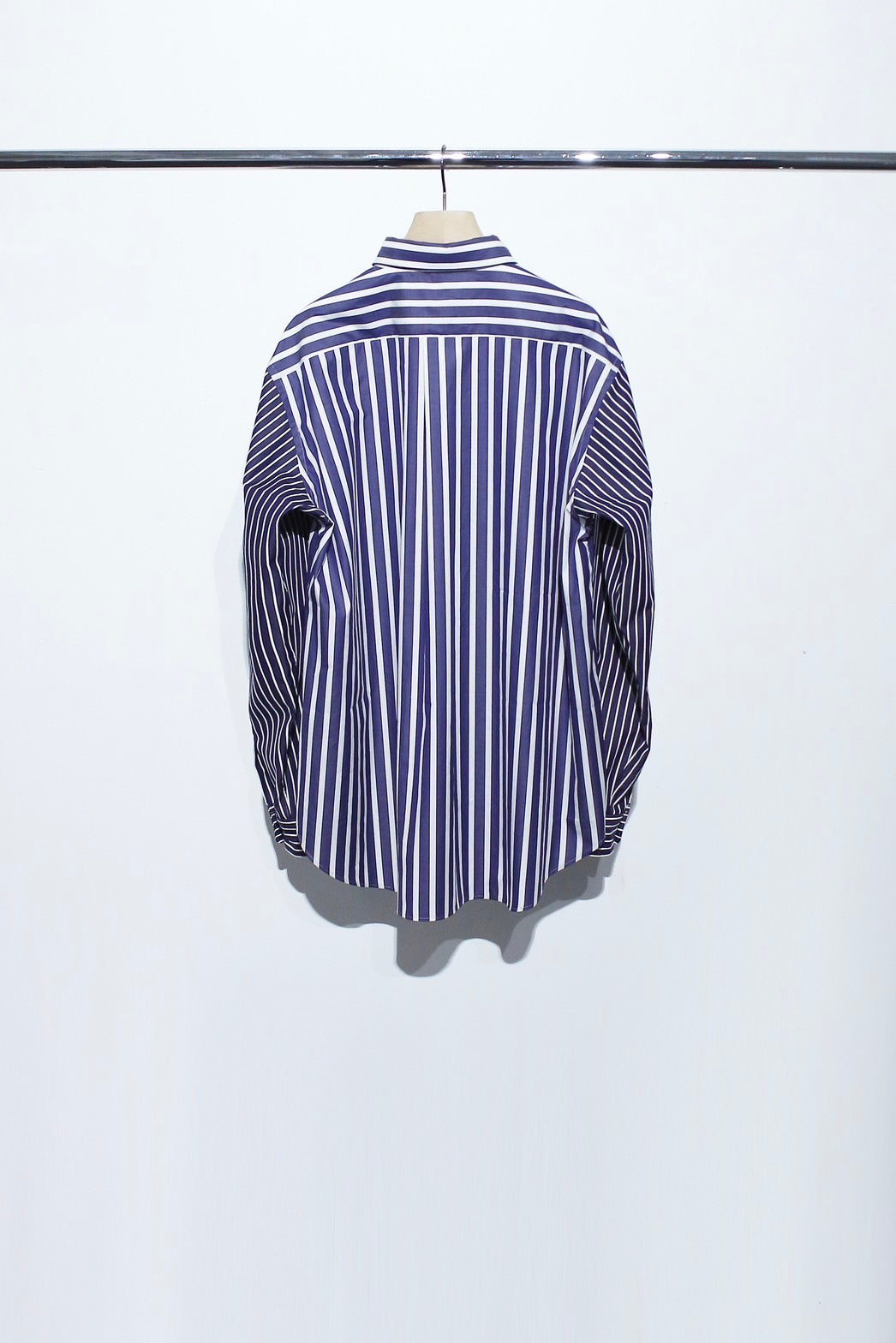 Lettered Strip Regular Collar Shirt